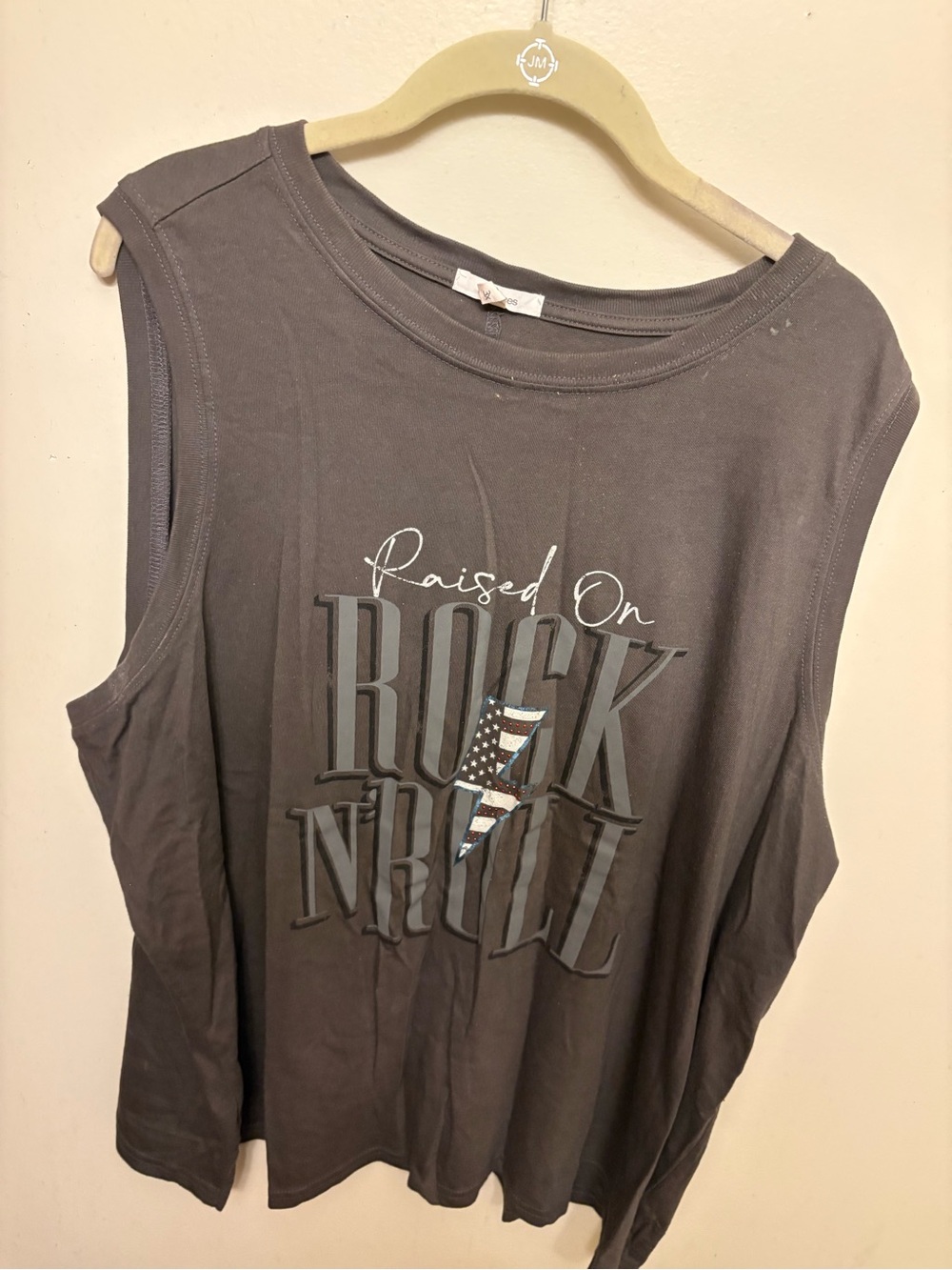Sleeveless graphic tee, sz 3x, gently worn.